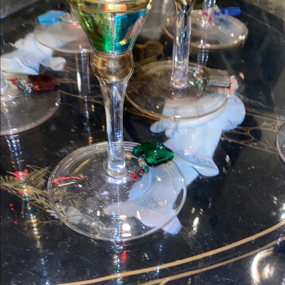 Z Gallery set of 8 Majestic Elegant Wine Glass with Colorful Stems w/wine charms - Picture 6 of 6